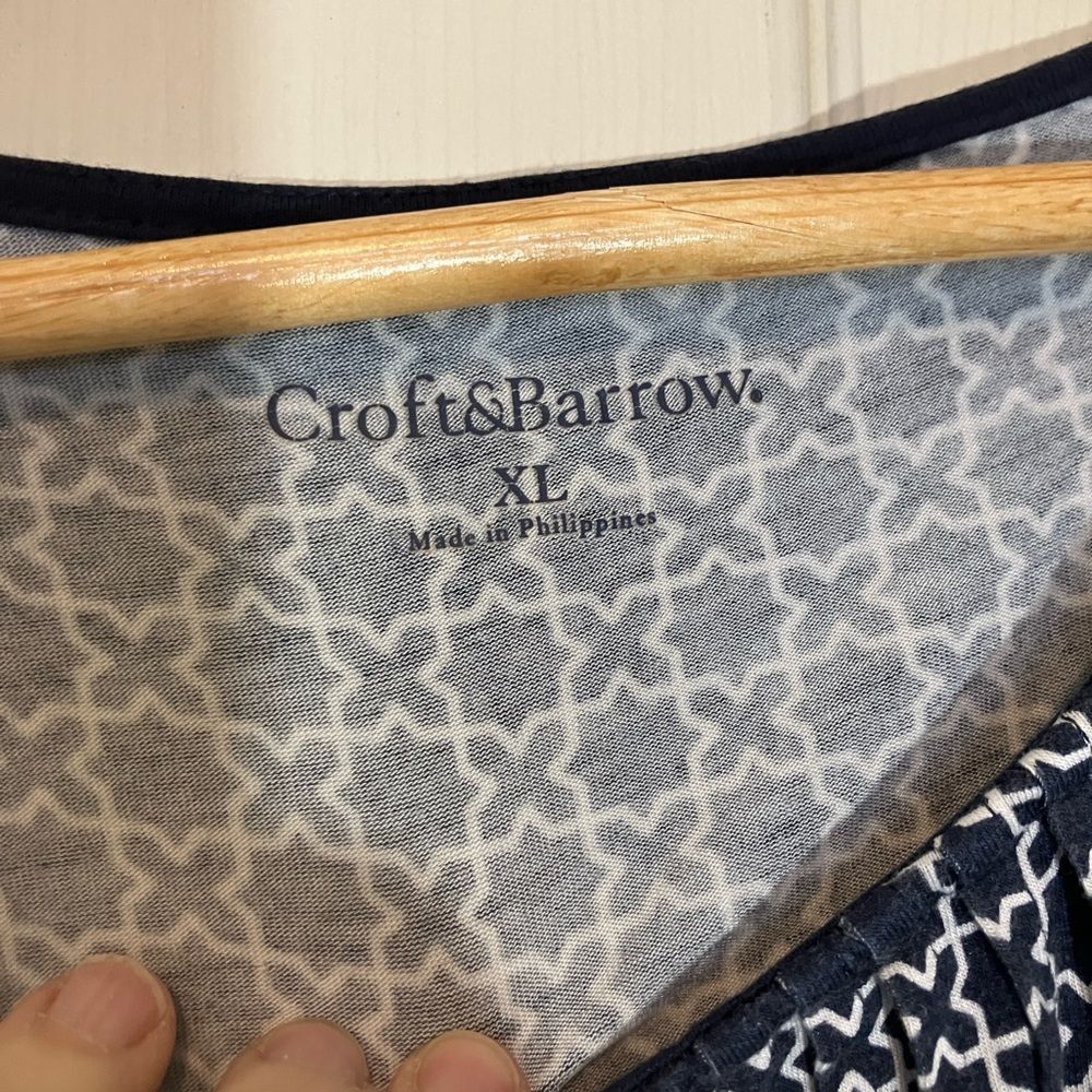 Croft & Barrow, beautiful pattern tank, excellent condition, size XL - Picture 2 of 3